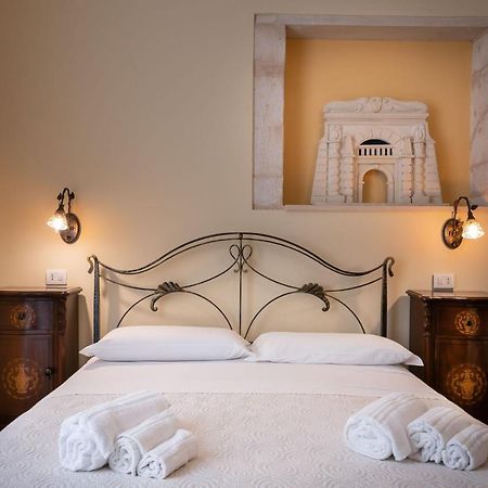 סירקוזה Ares Rooms Ortigia מראה חיצוני תמונה