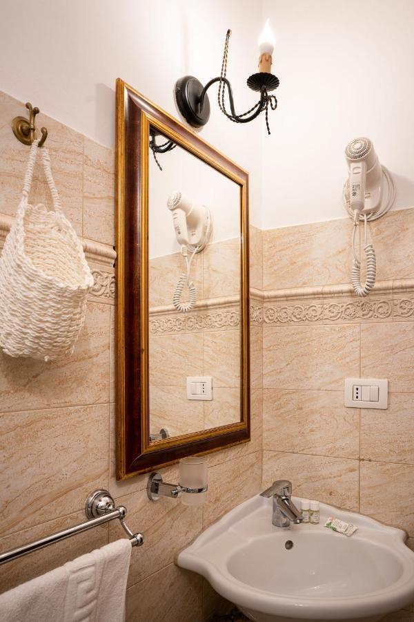 סירקוזה Ares Rooms Ortigia מראה חיצוני תמונה